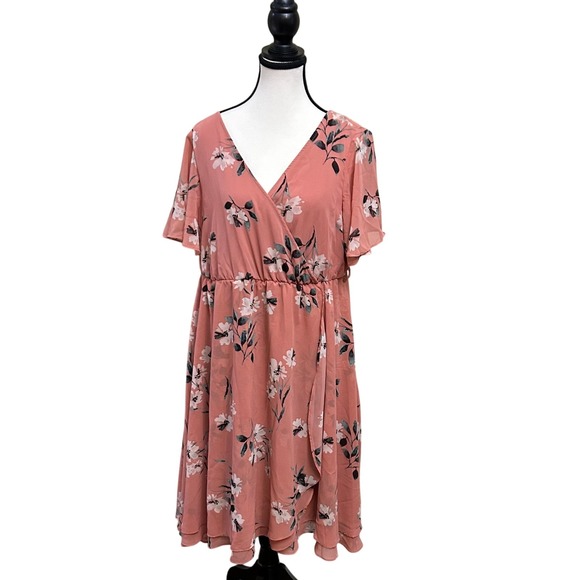 torrid Dresses & Skirts - Torrid Floral Chiffon‎ Wrap Dress Plus Size 0 Short Sleeve Blush Pink No Belt